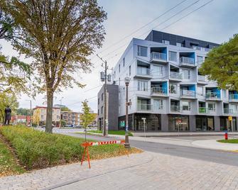 The Halo by BnbCopilote - Quebec - Byggnad