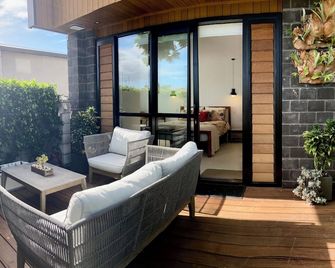 An Ahuriri gem, independent studio away from the busy front row! - Napier - Patio