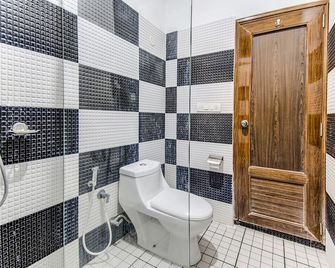 Fabhotel Krishna I - Calcuta - Baño