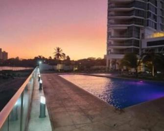 luxurious 2 bedroom beachfront apartment - Las Lajas (Panamá)