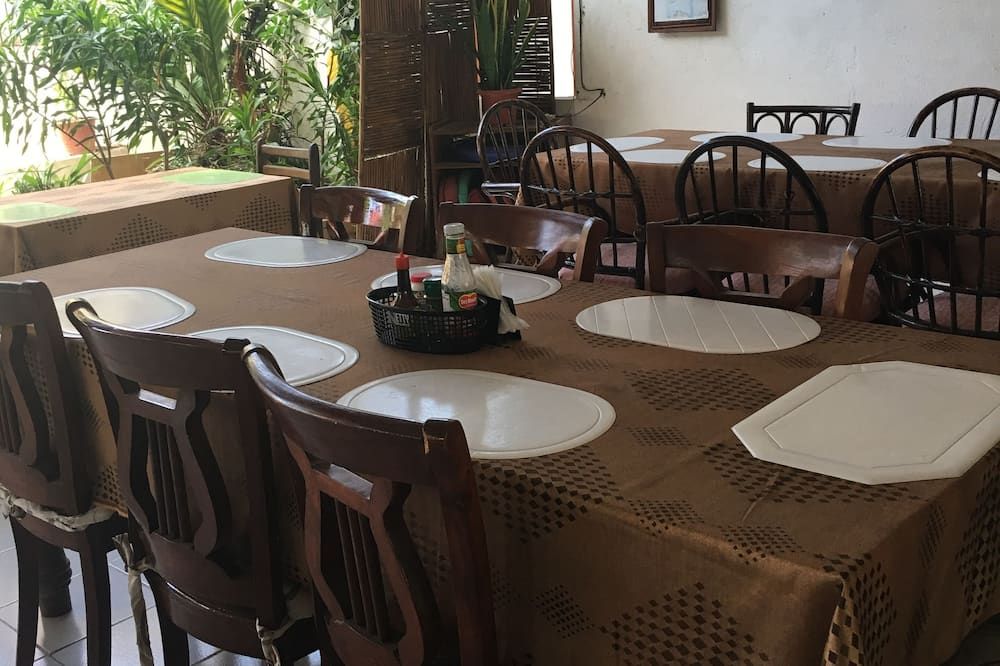 Eve's Kiosk Dive Resort