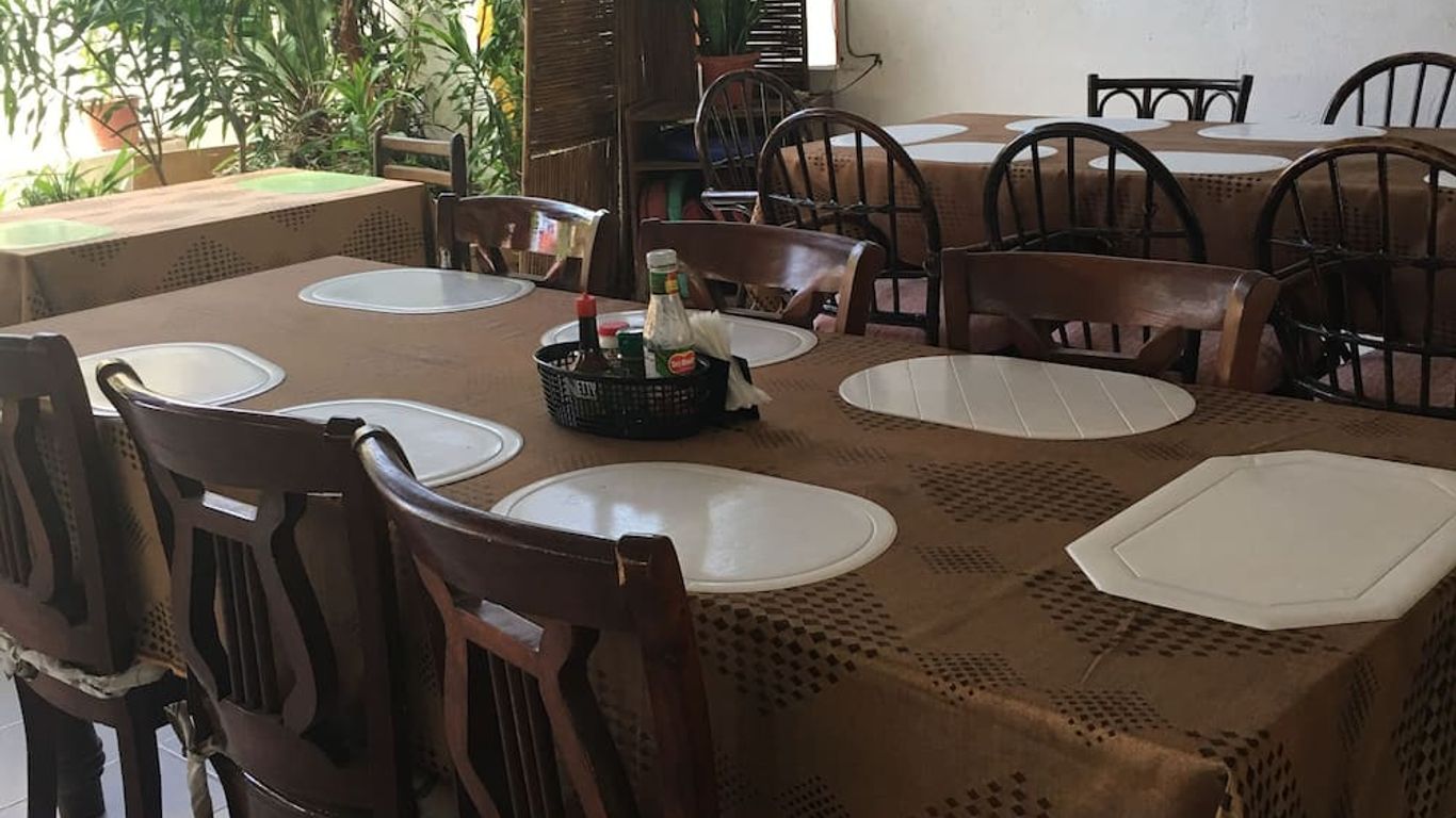 Eve's Kiosk Dive Resort