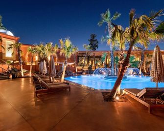 فينيتزيا ريزورت هوتل آند سبا - فاليراكي - حوض السباحة