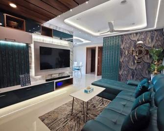 Evara - Premium Fully Ac - 3bhk Luxury Apartment With Style - Thiruvananthapuram - Wohnzimmer