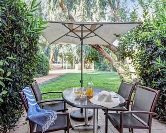 Résidence Pierre & Vacances le Hameau de la Pinède - Hyères - Patio