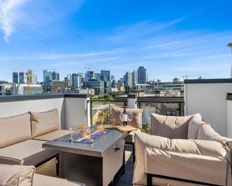 Centrally located, modern Seattle townhome breathtaking SpaceNeedle views! - Seattle - Balcón