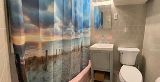 Atlantic City Summer Retreat! - Atlantic City - Bathroom