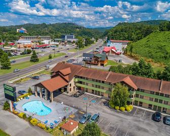 Evergreen Smoky Mountain Lodge & Convention Center - Pigeon Forge - Building