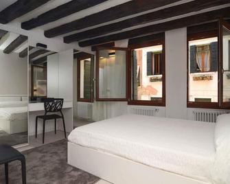 B&B Fortuny - Venice - Bedroom