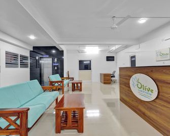 Olive Lakeview Serviced Apartments - Chennai - Front desk