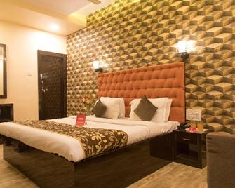 Capital O 4381 Hotel Parashar - Nagpur - Slaapkamer