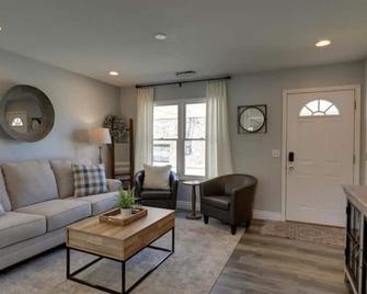 The Fieldhouse a Simply Charming property\n\n - Quincy - Living room