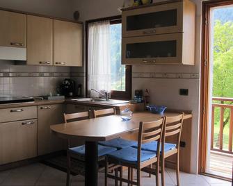 Villa Dolomiti & Lake Garda - Stenico - Cucina