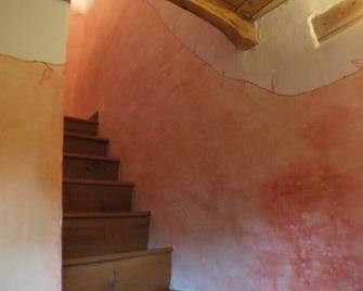 Between Lyon and Clermont, on the countryside, Gîte, 4 p. with salt water pool. - Montverdun - Trappen