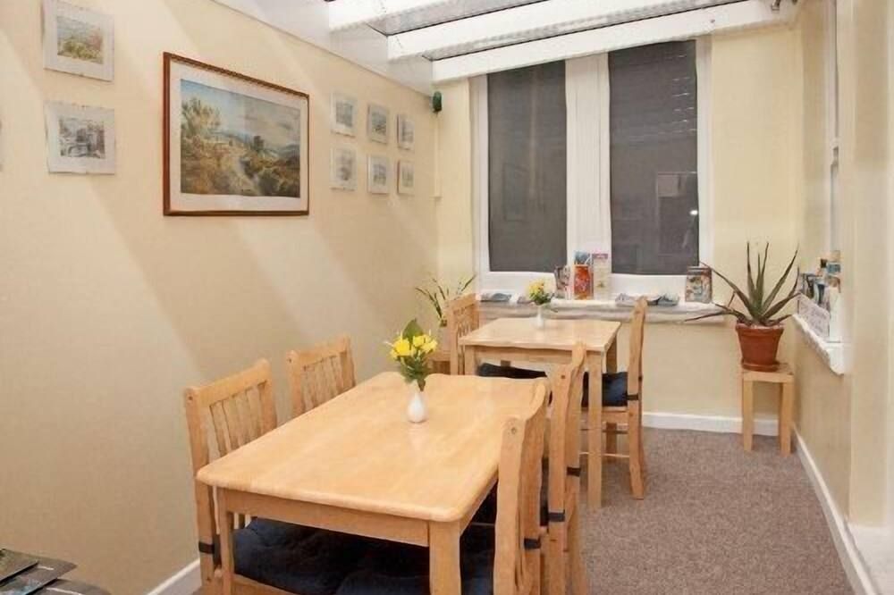 The Meltham Guesthouse - סקארבורו - חדר אוכל