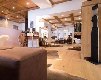 Valavier Aktivresort - Brand - Lobby