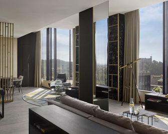 Intercontinental Hotels Ljubljana By IHG - Ljubljana - Oturma odası