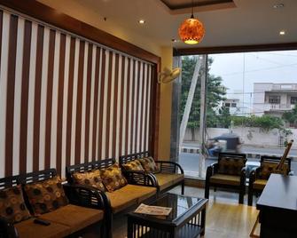 Hotel Rivoli - Rohtak - Living room