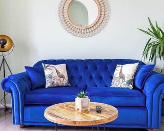 Sea Breeze - 1 bedroom flat - Brighton - Living room