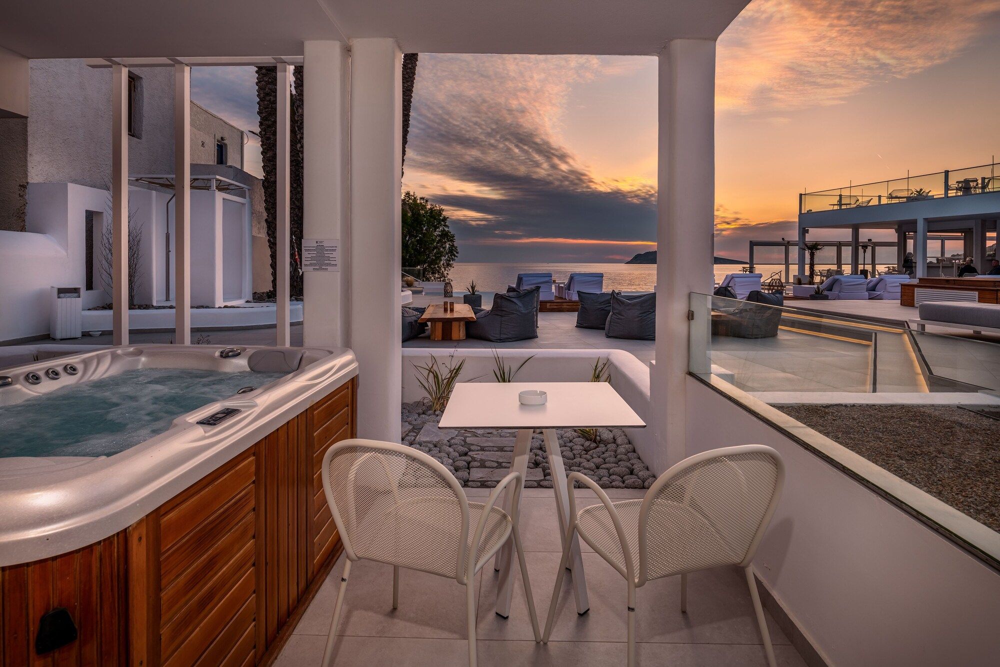 كانتوني بيتش بوتيك هوتل - بانورموس (كاليمنوس) - شرفة