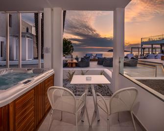 Kantouni Beach Boutique Hotel - פאנורמוס (קלימנוס) - מרפסת