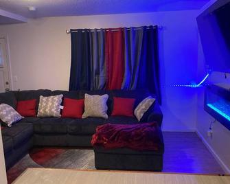 Cozy apartment steps from Christ Hospital, UC and minutes to downtown! - Cincinnati - Salon