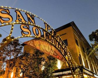 312-1 Bedroom Apt In San Jose. Pedestrian's Dream! - San Jose - Building