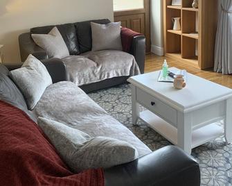 Immaculate 1-Bed Apartment in Cavan - Cavan - Living room