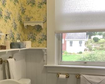 Historic Whistler House - Mercer - Bathroom
