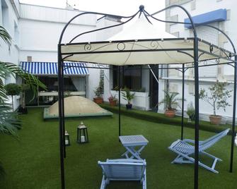 Hôtel de L'Avenue - Saintes - Patio