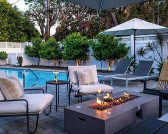 Outdoor Living w Private Pool, 12 Mins from Disney, Beaches 20-min, Pet-Friendly - Santa Ana - Pool