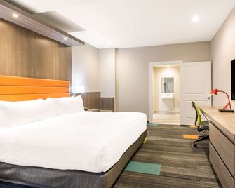 Rodeway Inn near Melrose Ave - Los Angeles - Bedroom