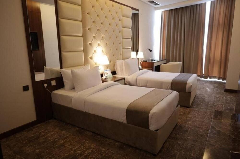 Dolphin Continental Hotel - כווית סיטי - מרפסת