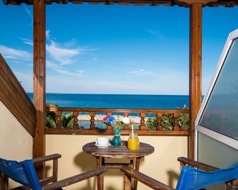 Hotel Vlassis - Stomio - Balcony