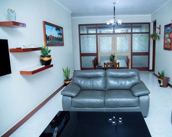 B&b Hotel - Moshi - Living room