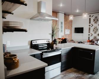 Heart Of Pendletondowntown Luxury & Location - Pendleton - Cocina