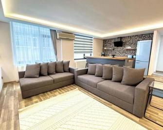 107-Peaceful and Comfortable - Ankara - Huiskamer