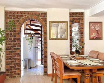 Hideaway Lodge - Springwood - Comedor