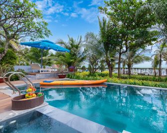 Villa Aria Resort, The Sea by 10m,bien Va Ho Boi Rieng - Vũng Tàu - Bể bơi