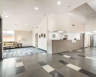 Quality Inn Rochester West - Rochester - Lobby