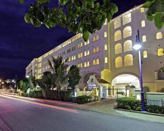 Luxury Oceanfront Condo with Pool - Sapphire 313 - Dover - Toà nhà