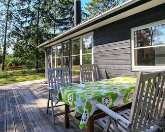 Spacious Holiday Home in Falster With Terrace - Vaeggerlose - Patio