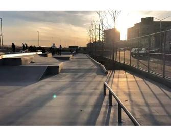 Hidden Escape In The Heart Of Rockaway Beach - Queens - Pool