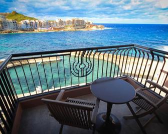 Hotel Calypso - Żebbuġ, Gozo - מרפסת