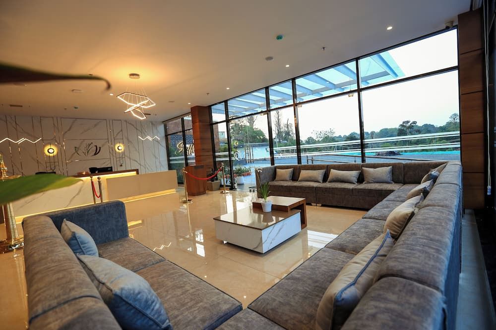 Hotel Saffron Wayanad - Sultan Bathery - Lobby