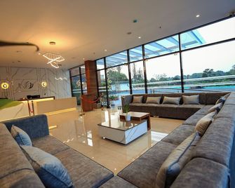 Hotel Saffron Wayanad - Sultan Bathery - Lobby