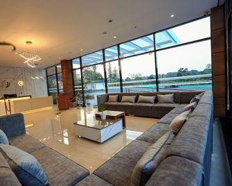Hotel Saffron Wayanad - Sultan Bathery - Lobby