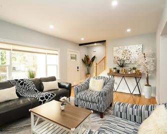New renovation cozy house in Worcester - Worcester - Living room