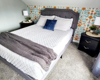 Spacious|Full Kitchen|Firepit|Office - Alpena - Ložnice