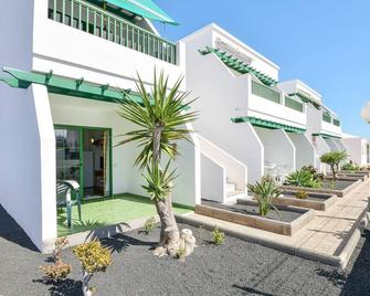 Cosy Apartment \'Mimosa B1\' Close to Beach with Terrace, Pool & Wi-Fi - Los Pocillos - Bâtiment